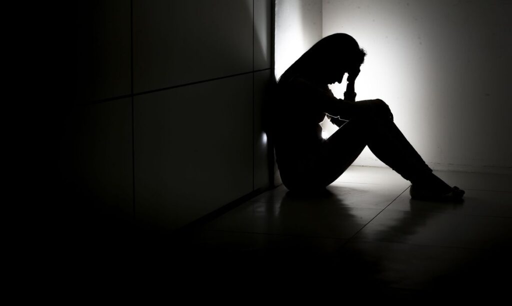 Modelo de IA identifica depressão em mulheres via áudio de WhatsApp