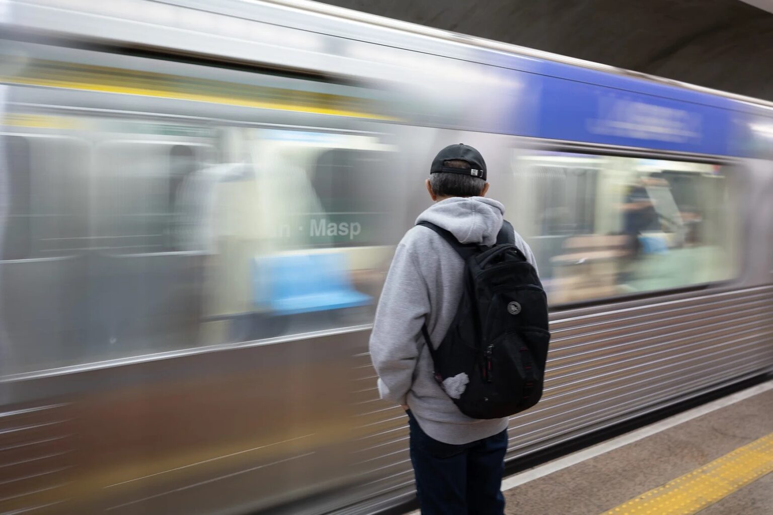 AGOSTO LILÁS: METRÔ DE SÃO PAULO MANTÉM ESPAÇOS PARA ORIENTAR E ACOLHER MULHERES VÍTIMAS DE VIOLÊNCIA